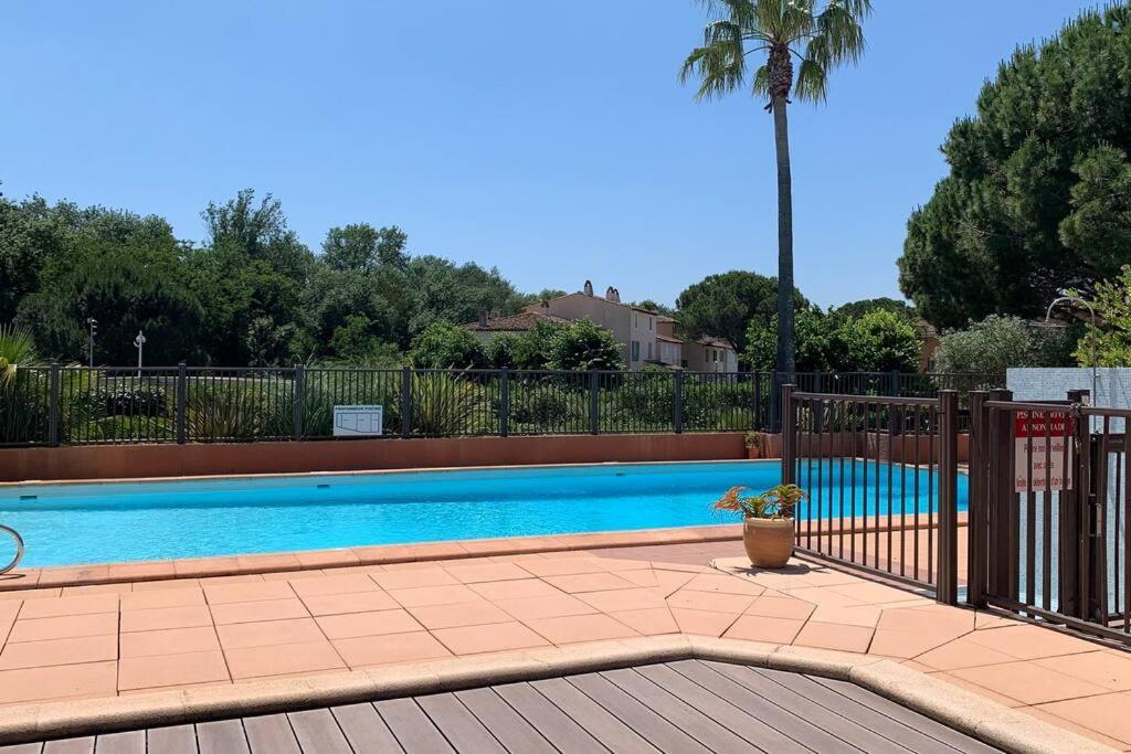 Eclat D'Azur Apartamento Cogolin Exterior foto